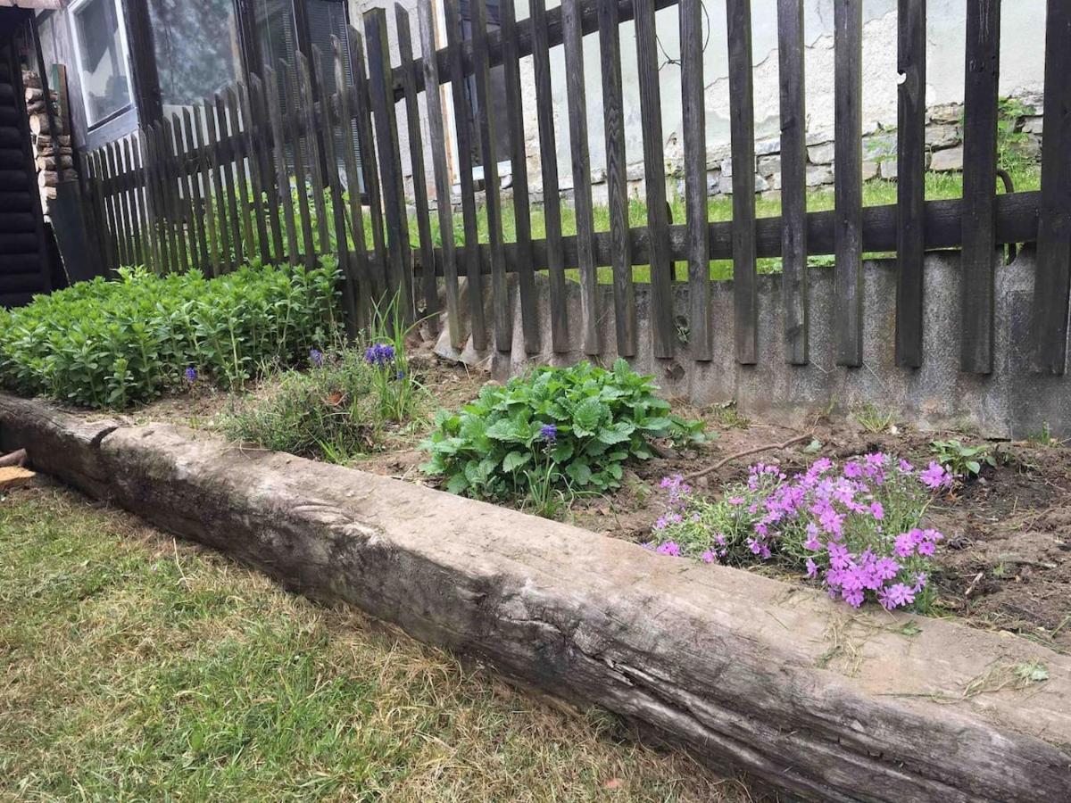 Chaloupka Na Konci Sveta Villa Raskov Exteriör bild